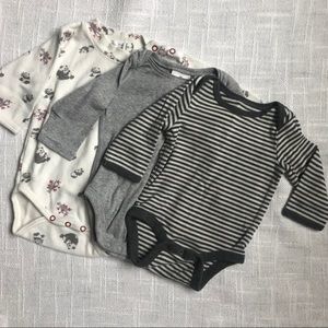 Long sleeve baby onesies